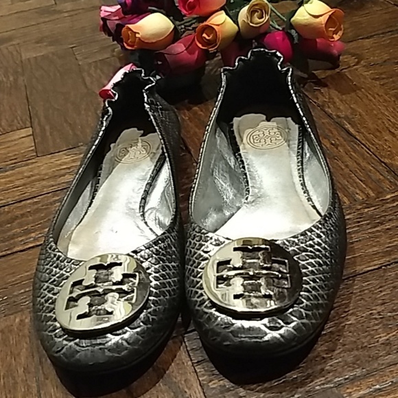 Tory Burch Shoes - ❤️FINALPRICE❤️🖤Tory Burch flats 🌼sz(8-M)